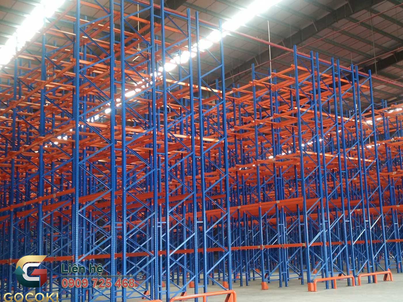 cận cảnh kệ Double Deep cũ khung và beam còn chắc chắn