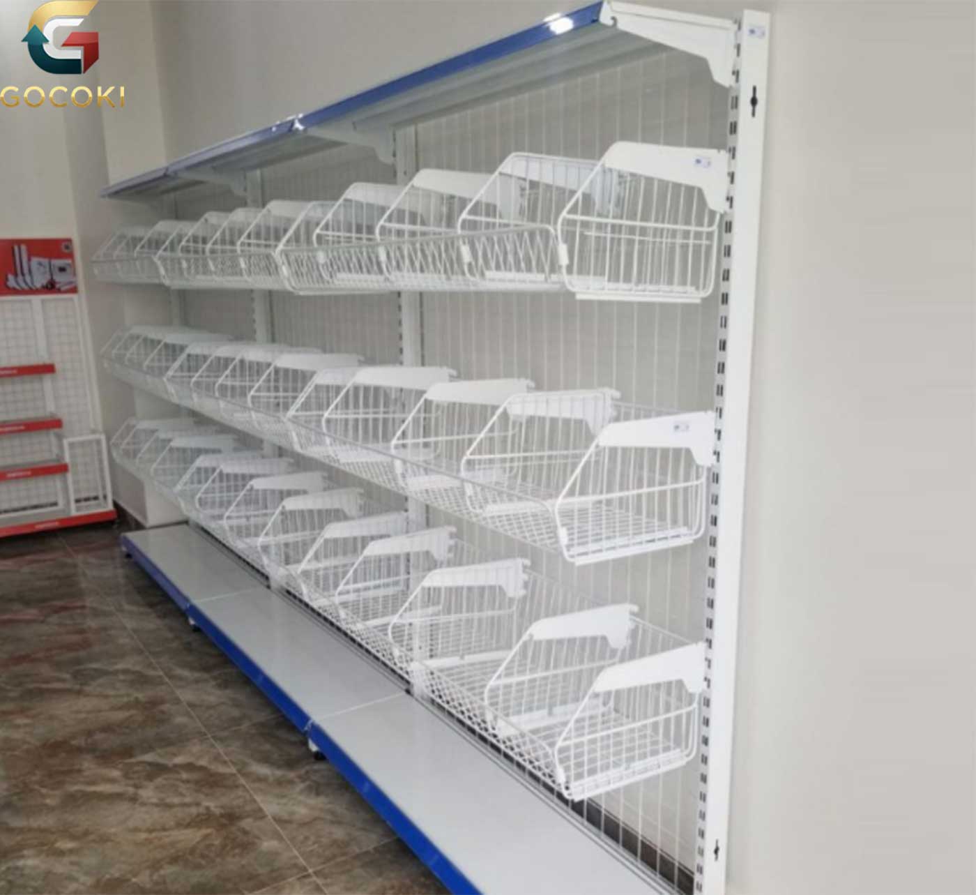 kệ siêu thị thanh lý 1.2m x 1.8m lắp đặt tại cửa hàng tạp hóa