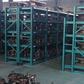 Thanh lý kệ sắt xã Đông Hưng Thuận